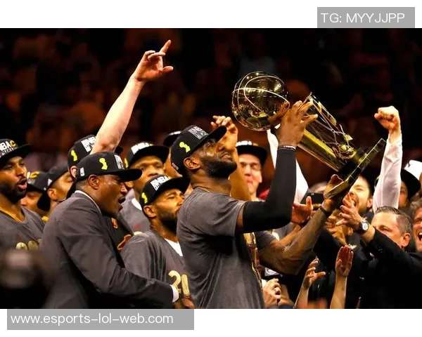 足坛传奇：探寻足球运动生涯最长球员的荣耀与坚持之路